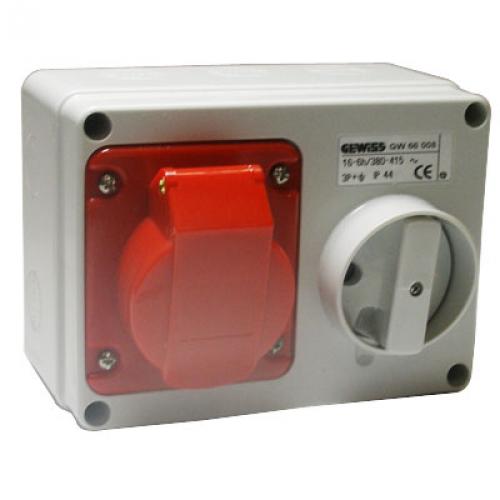 32A 415V 3P+E surface mounted interlocking skt