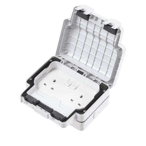 MK K56482WHI 2G switched m/seal plus socket white